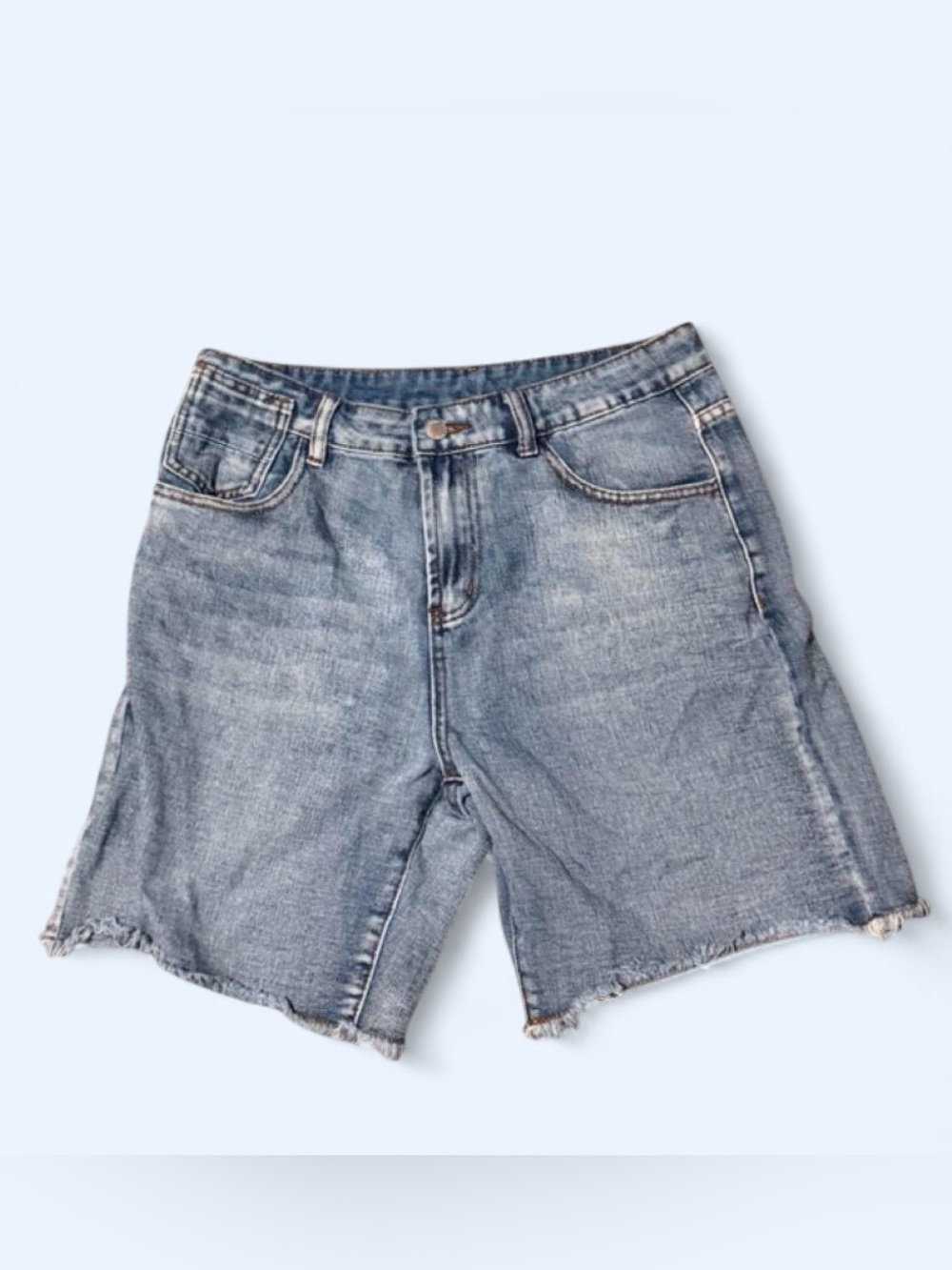 Men's Light Wash Frayed Hem Denim Shorts